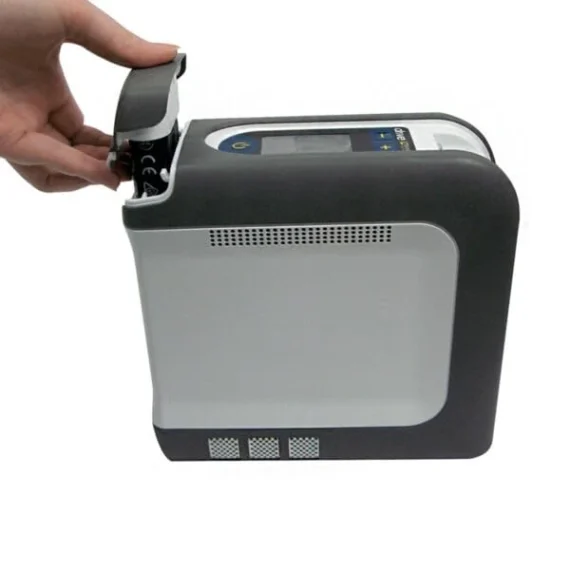 devilbiss-igo2-battery-compartment-access.webp