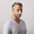 philips-dreamwear-nasal-cushion-m-wearing-profile