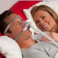 philips-pico-nasal-mask-l-wearing-bed-1