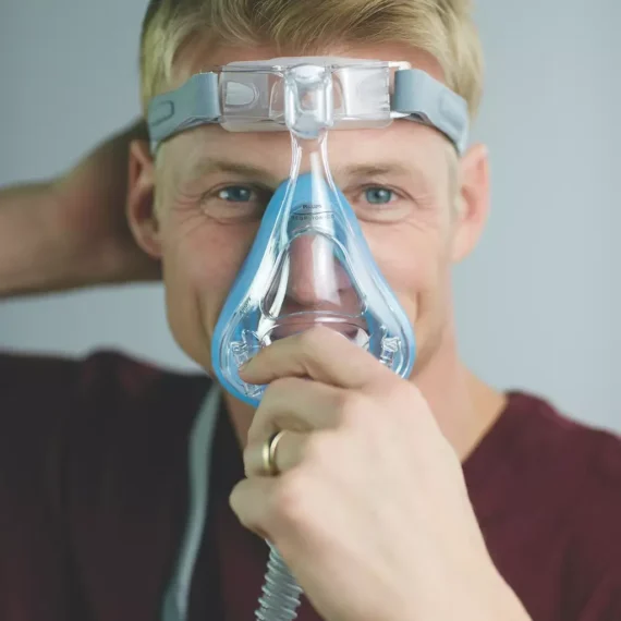 philips-respironics-amara-full-face-mask-fitting-front-medidevice-delhi