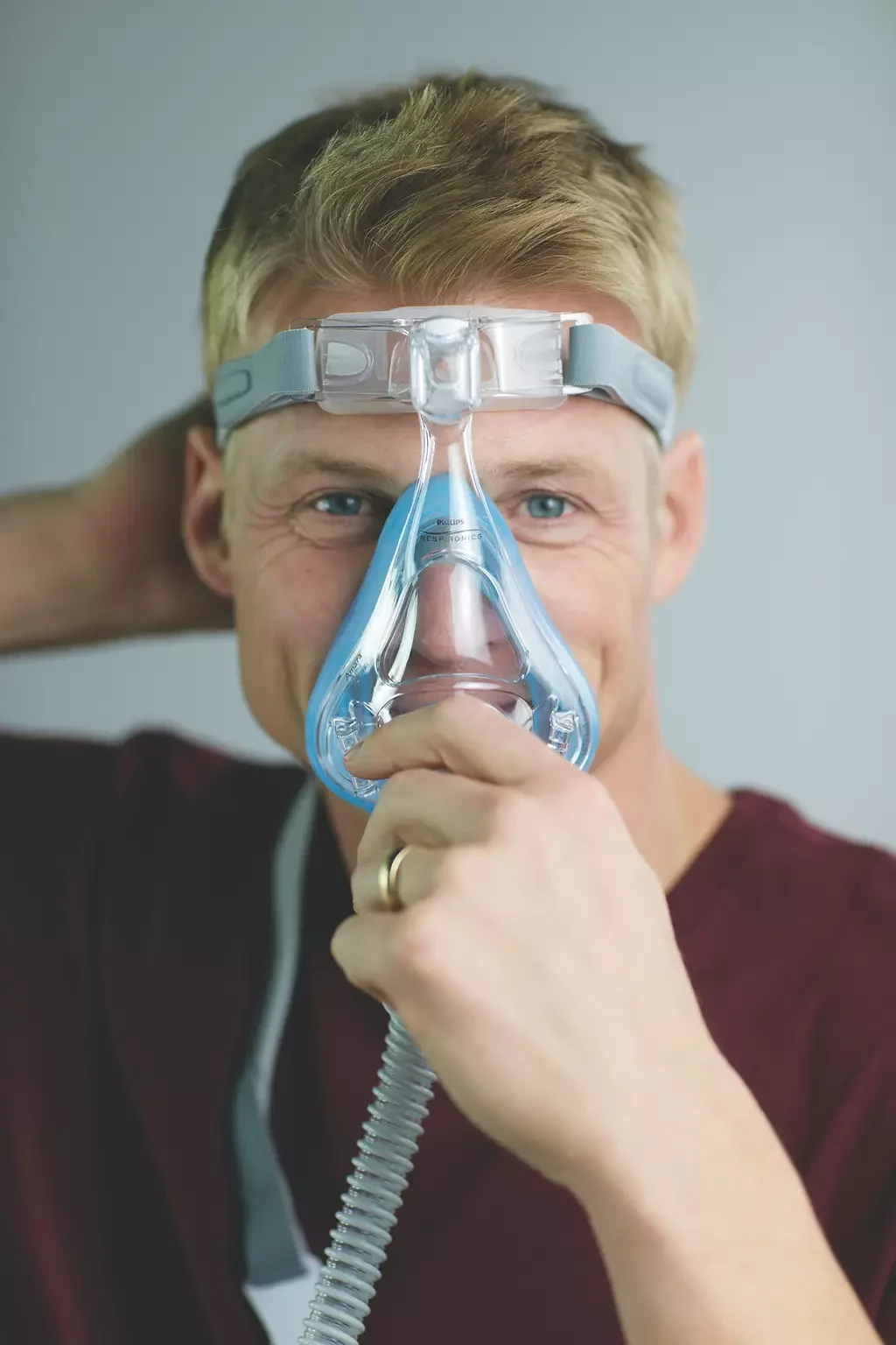 Philips Amara Gel mask fitting, front view