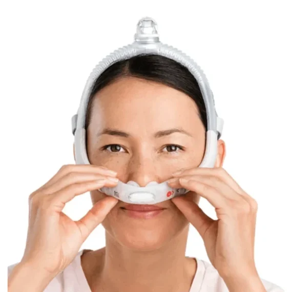 resmed-airfit-p30i-standard-woman-fitting-mask-front_1000x1000